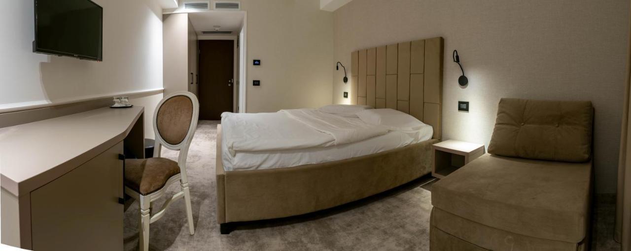 Hotel Roman Maramures - Ski & Spa Resort Statiunea Buitenkant foto